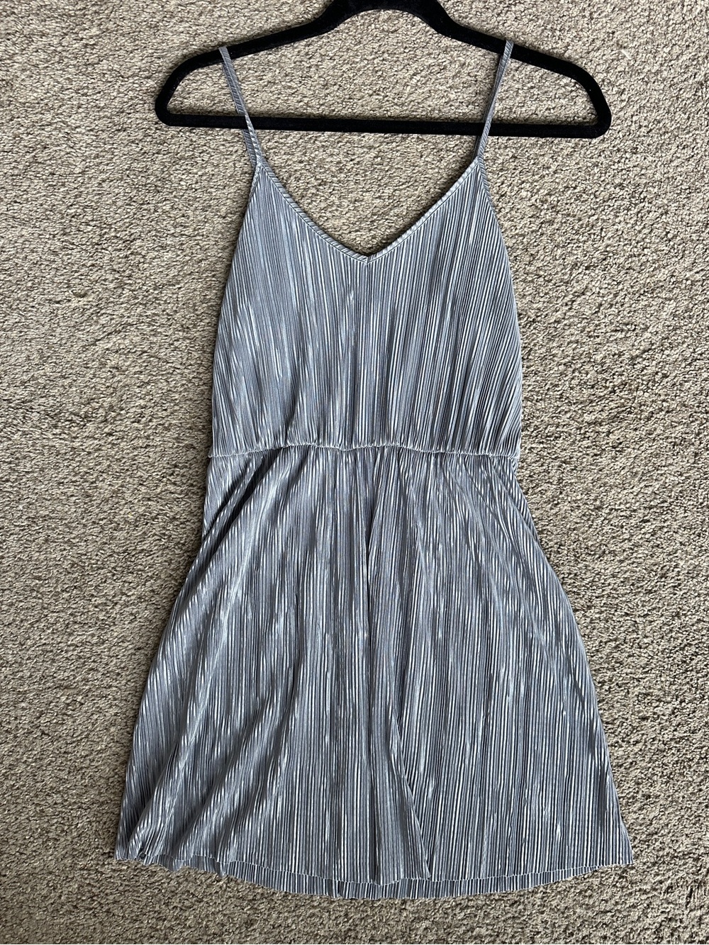 Forever 21 Silver Metallic Pleated Mini Dress